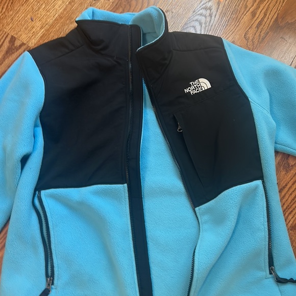 blue north face medium zip up jacket - Picture 3 of 3